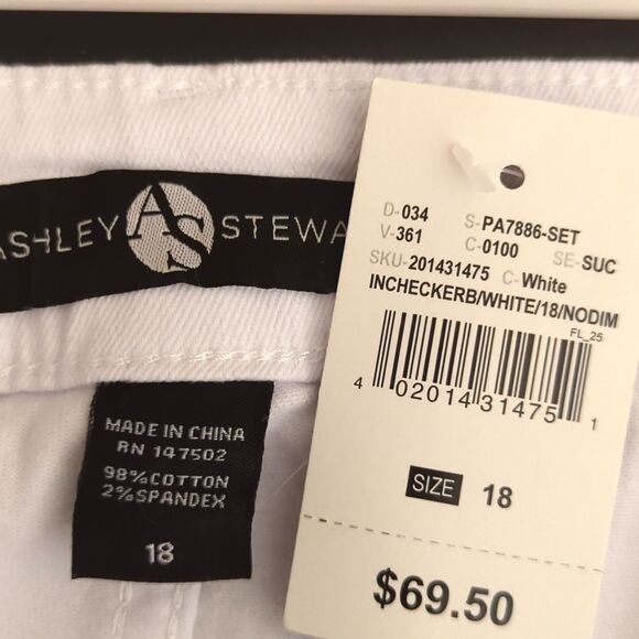 Ashley Stewart Rhinestone Embellished Denim Capri Pants - Size 18 - Picture 3 of 6